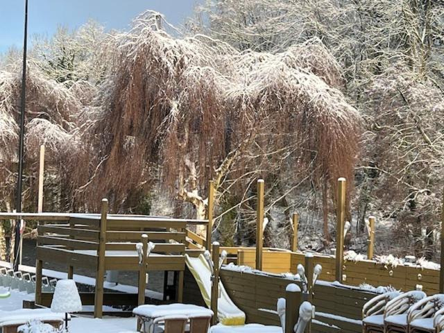 Hotel Val De La Cascade Stavelot Bagian luar foto