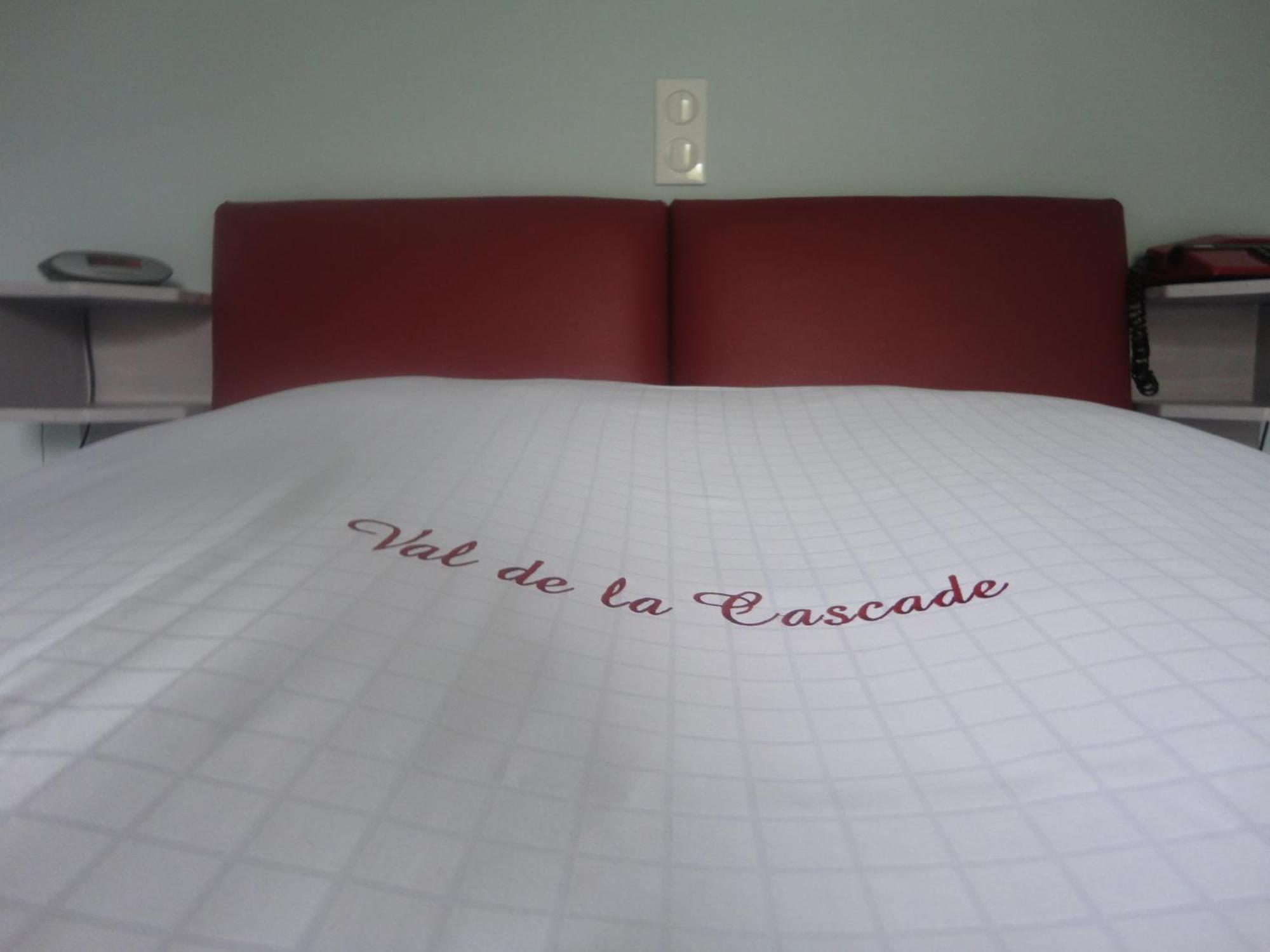 Hotel Val De La Cascade Stavelot Bagian luar foto