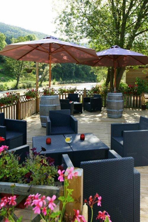 Hotel Val De La Cascade Stavelot Bagian luar foto