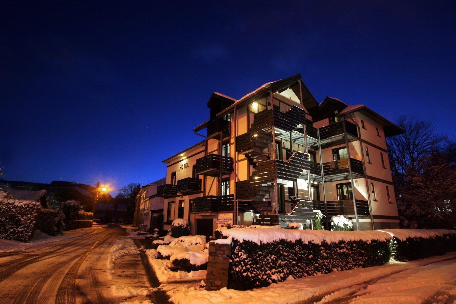 Hotel Val De La Cascade Stavelot Bagian luar foto